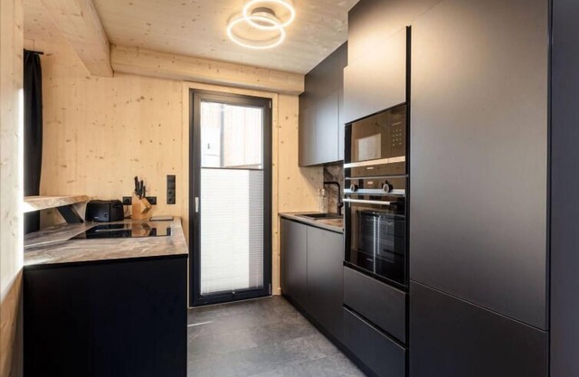 mit 4 Schlafzimmern mit Sauna & Kamin by Interhome