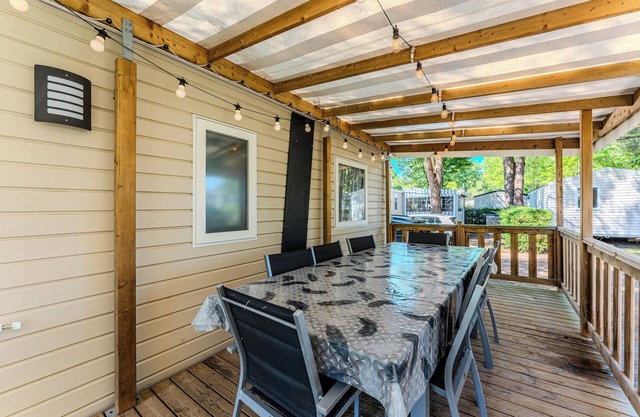 Mobil-home Gastes Landes with Pool, Private Terrace, and Air Conditioning – Family Friendly