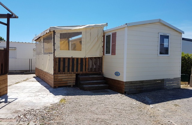 Mobile home 2 bedrooms 50m from the beach