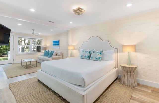 Mobile - Newly renovated Seacrest townhome steps to the beach, 2 bikes!