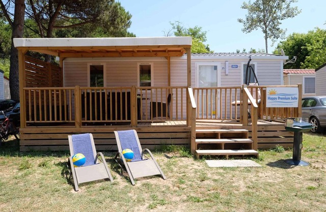 Mobilehome with air conditioning, terrace and pool