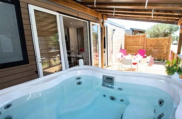 Mobilheim Cotignac Private Jacuzzi - 33m2 - 3 Schlafzimmer - Geschirrspüler + TV + A/C 6 persons