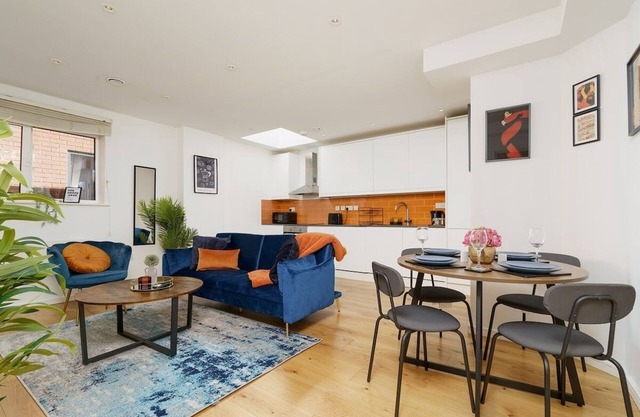 Modern 1-Bed in Hemel Centre