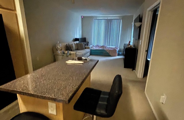 Modern 1-Bedroom Apartment in LA with Washer & Dryer, Pool, Gym, & Game Room