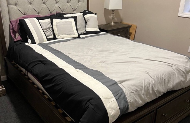 Modern 1 Bedroom Apt Close to Major Highways & NYC