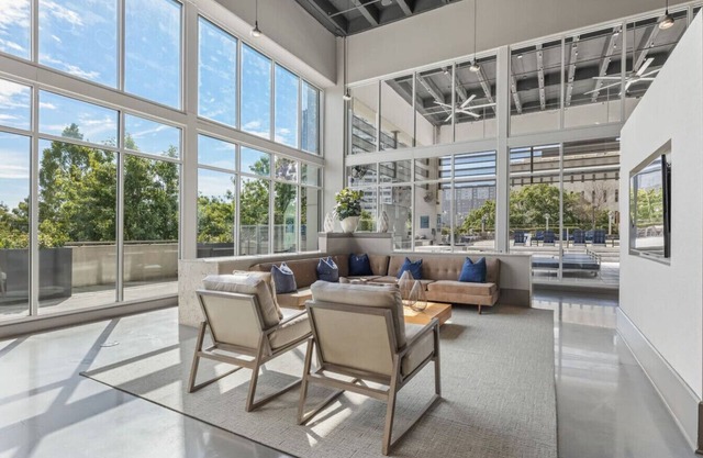 Modern 1BR High-Rise on 10th flr | DT Atlanta view