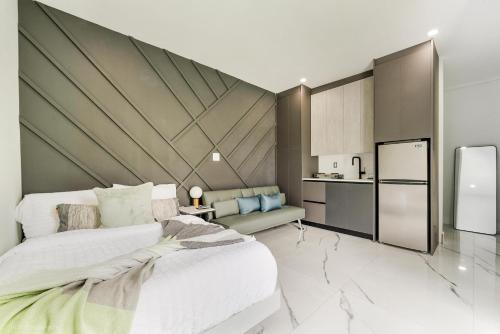 Modern 1BR Miami Apt Sleeps 3, Kitchenette L10A