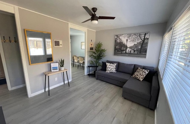 Modern 2BR 15 Minutes to Beaches, Sea World, Zoo