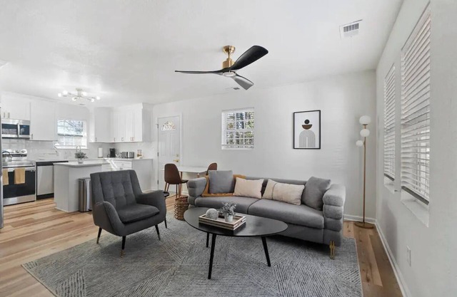 Modern 3 Bed, 2 Bath Retreat