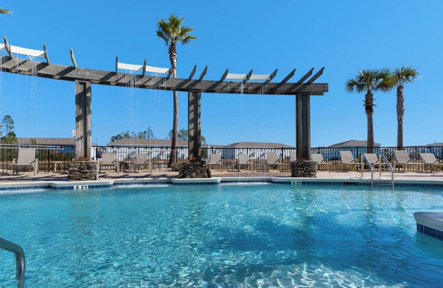 Modern 3-bedroom Townhouse Minutes From the Beach!