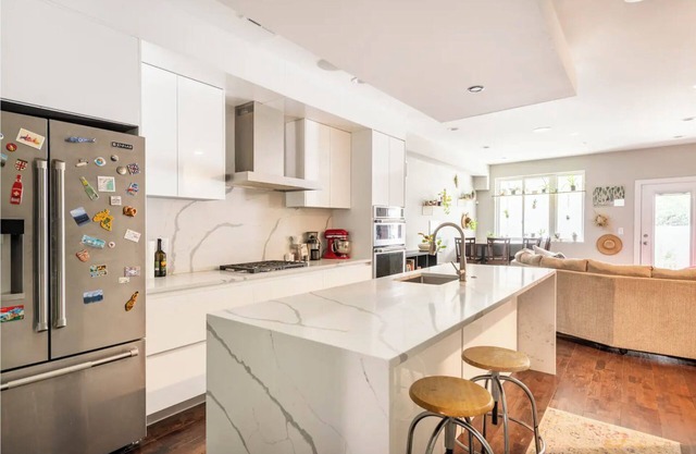 Modern 3-bedroom condo with yard and spa bath in charming Philadelphia