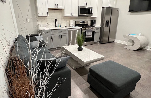 ❤️ Modern 3 BR 2 BA with Outdoor Patio ❤️