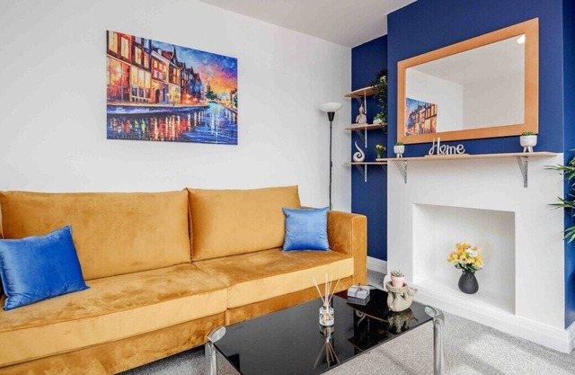 Modern 3BR Contractor House. Parking, Wifi + M1