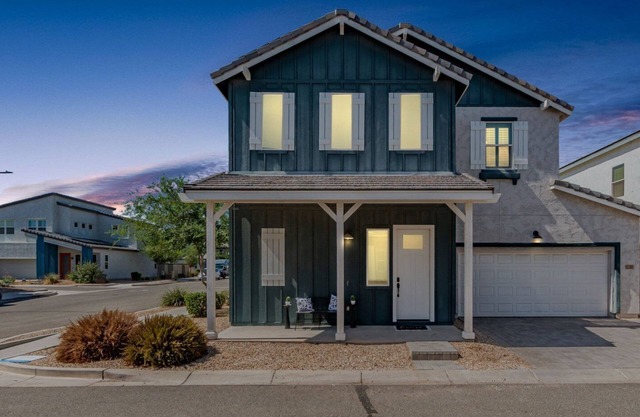 Modern 3BR Home in Goodyear – Stylish, Spacious & Family-Friendly!