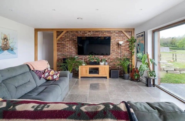 Modern 4 Bed Bungalow - Peaceful Rural Setting | Pass the Keys