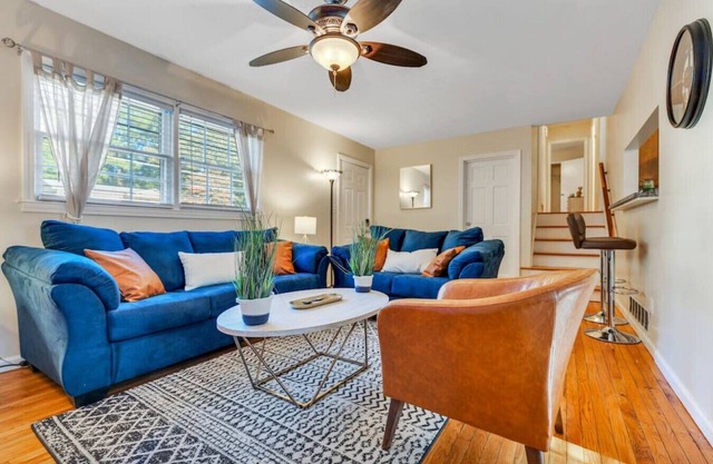 Modern 4 Bedroom Home Minutes From Stone Mountain