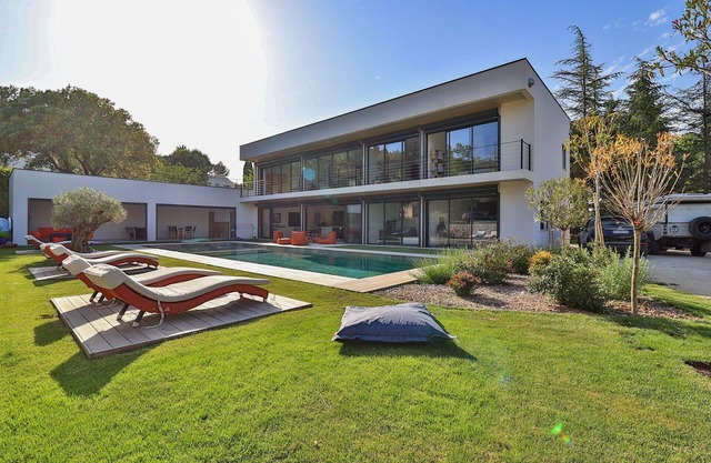 Modern 4-bedroom villa with private pool