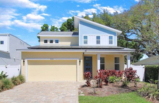 Modern 4 BR home in the heart of Sarasota - Luxe Arlington Park Home