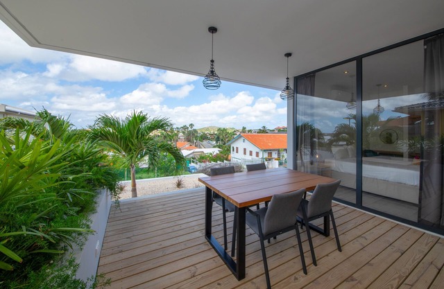 Modern 4 Persoons Appartement Blou