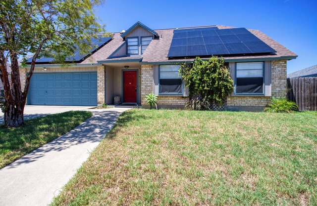 Modern 4BR Oasis Near Corpus Christi Beach