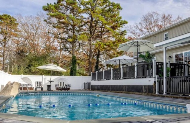 Modern 5 BR Stay Minutes From LBI