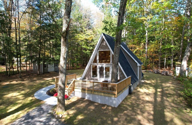 Modern A-Frame Nestled in the Pines – Near Galway Lake & Saratoga