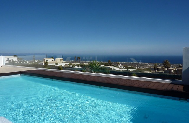 modern accommodation, large pool, sea view, satellite TV