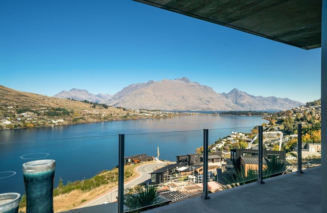 MODERN ALPINE LIVING SPECTACULAR VIEW