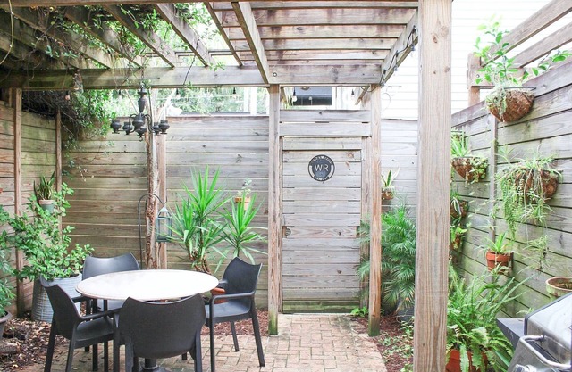 Modern Amenities in Historic Gaston St. Home w/Courtyard by Lucky Savannah