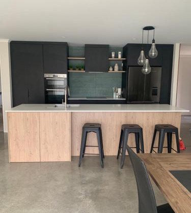 Modern and Spacious 4 bedroom Home only 2yo