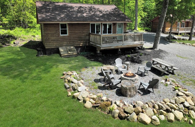 Modern and Spacious Cabin w/Firepit - Walkable to Beach & Close to Town!