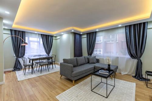 Modern and Well Designed Apartment Near Public Transportation in Maltepe