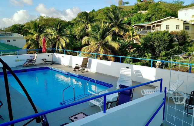 Modern apartment complex, just minutes away from SGU, beach, shopping & dining.