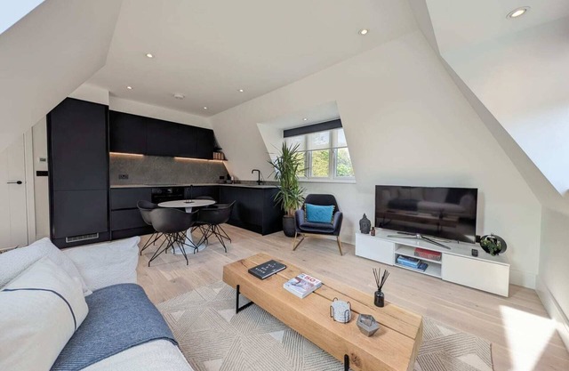 Modern Apartment in Moss Hall Court