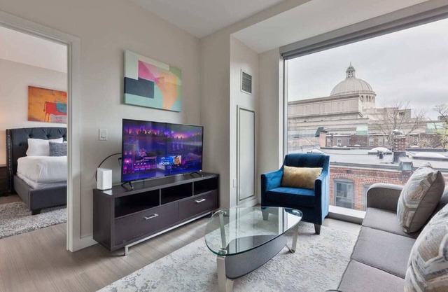 Modern Apartment Back Bay