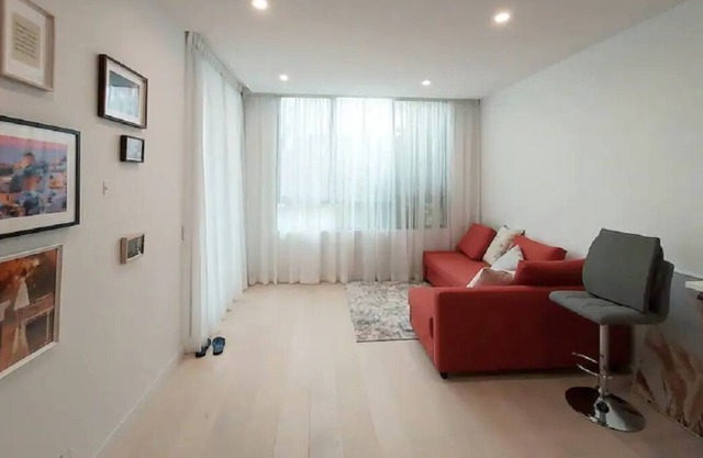 Modern apartment in Erskineville