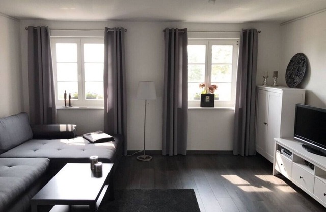 Modern apartment in a thatched house with a view of the Bodden - Rudi (ground floor)