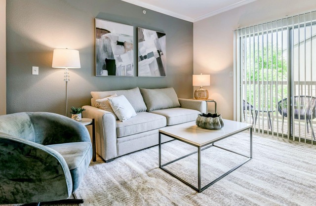Modern Apartment in Prime Location (ID6011X72)