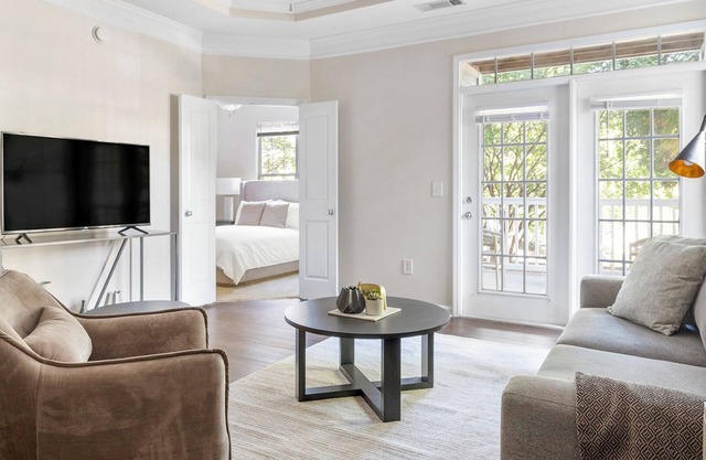 Modern Apartment in Prime Location (ID1216X611)