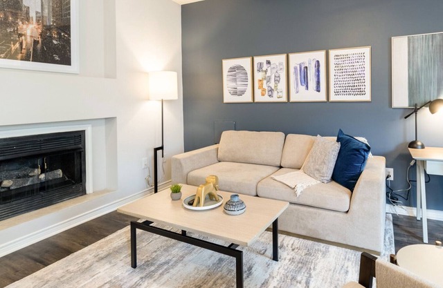 Modern Apartment in Prime Location (ID8636X46)