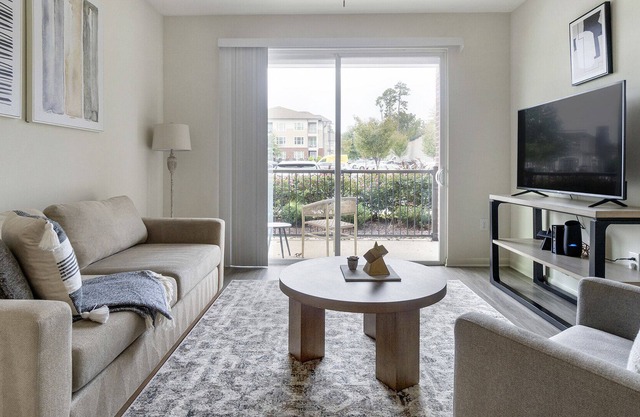Modern Apartment in Prime Location (ID1215X371)