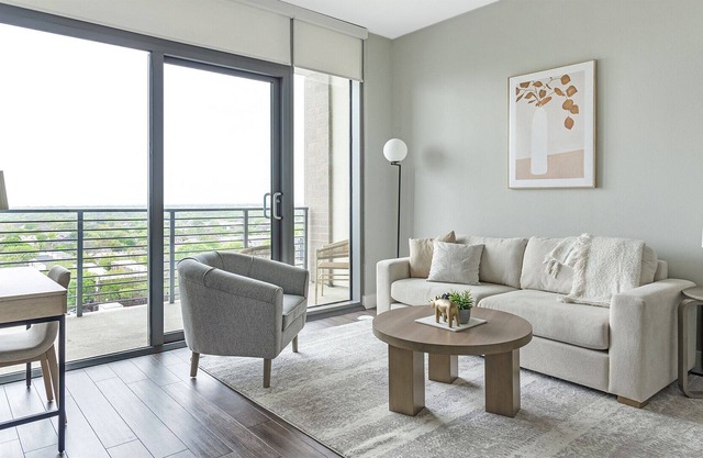 Modern Apartment in Prime Location (ID5623X48)