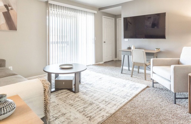 Modern Apartment in Prime Location (ID8733X1)