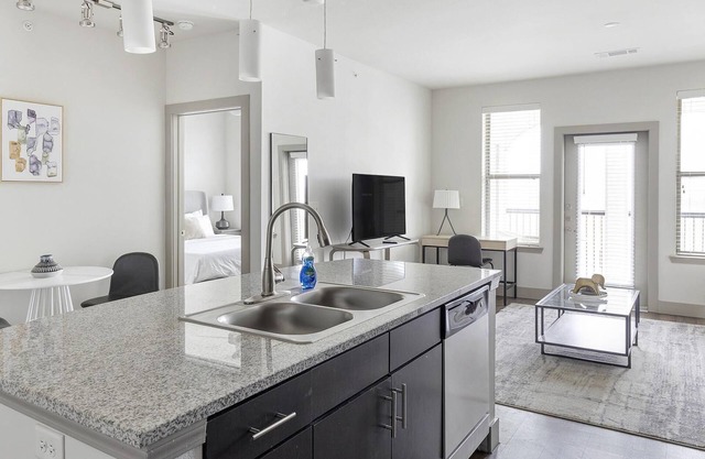 Modern Apartment in Prime Location (ID1403X366)