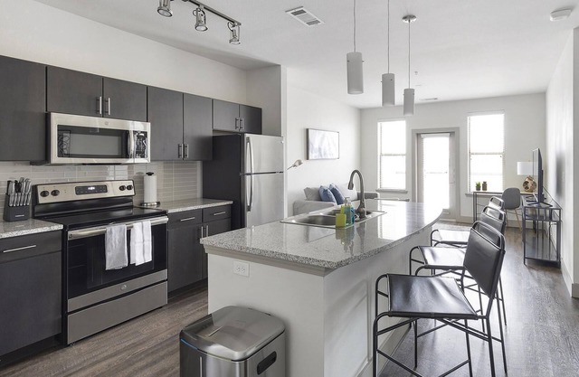 Modern Apartment in Prime Location (ID1403X367)