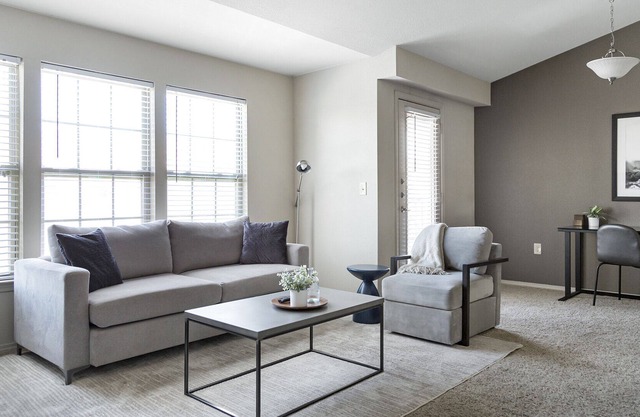 Modern Apartment in Prime Location (ID3717X5)