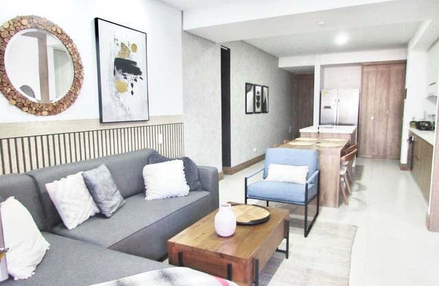 Modern & Bright 2BR/2BA|Fast Wi-Fi|Pool&Balcony|Security 24h