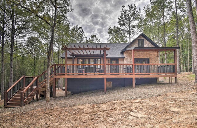 Modern Broken Bow Cabin: Large Deck, BBQ & Pergola