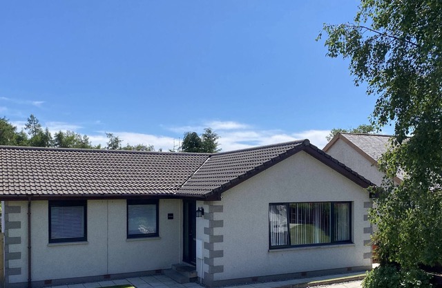 Modern Bungalow in Newtonmore - 15 minutes from Aviemore