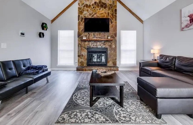 Modern Bungalow near Ft. Stewart